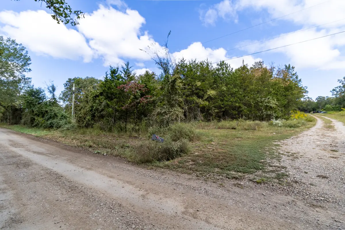 Acreage for sale at 527 Thompson Bay Rd, New Blaine, Arkansas